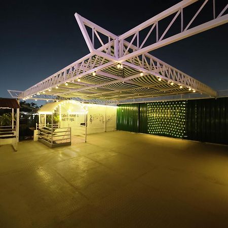 Hotel Ur Prayagraj Exterior foto