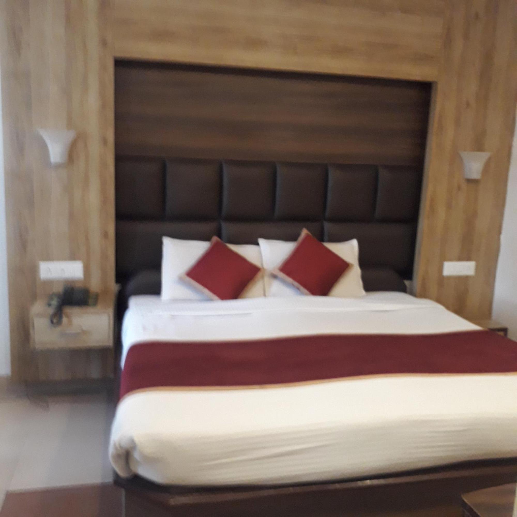Hotel Ur Prayagraj Exterior foto